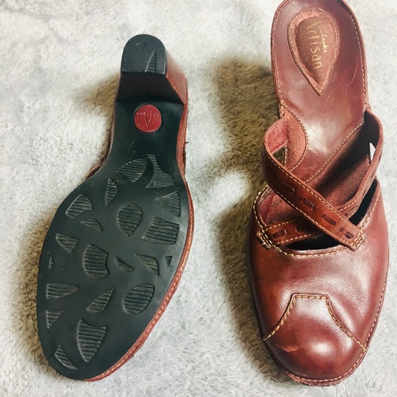 Clark’s Artisans Red Leather Slide Heels 8M - Picture 4 of 5